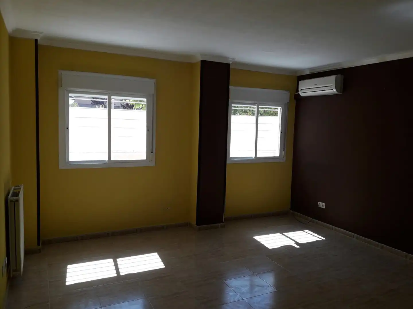 Planta baja en  Calle Presidente José María Aznar 1-39 - Foto 3