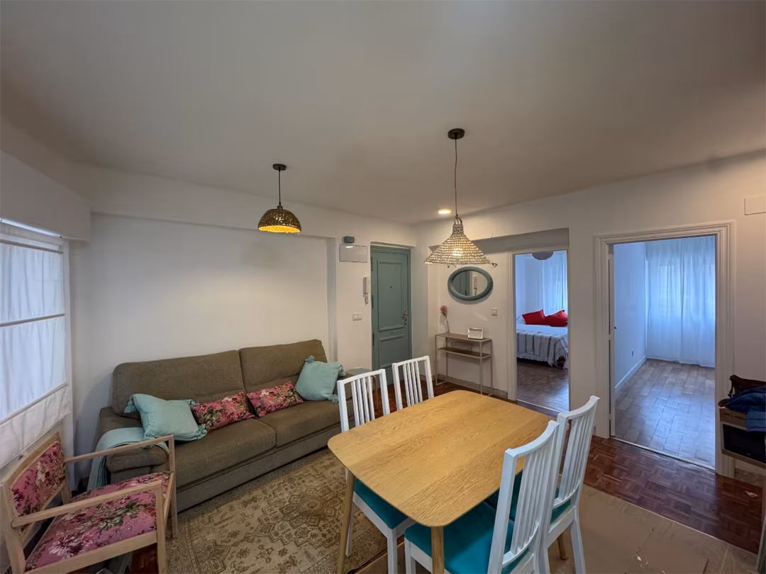 Piso en  Calle Camilo Alonso Vega 10