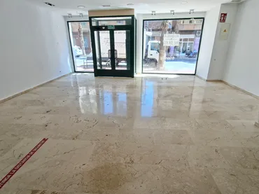 Local comercial en  Avinguda Ancha de Castelar 550 - Foto 3
