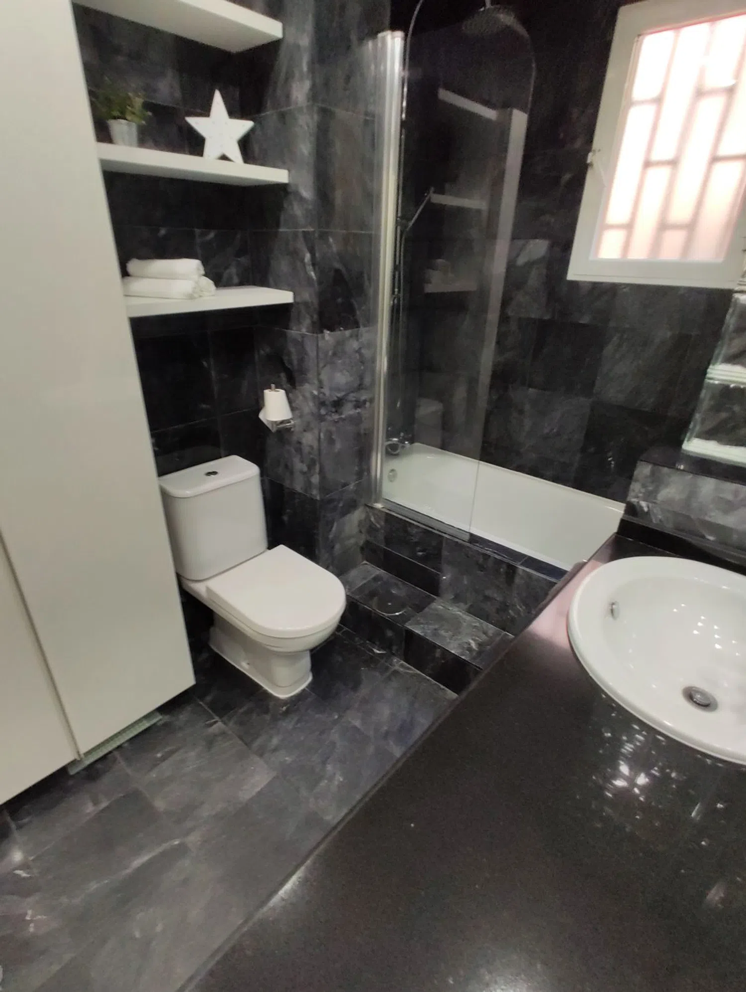 Piso en calle de la Infanta Mercedes, 12 - Foto 17