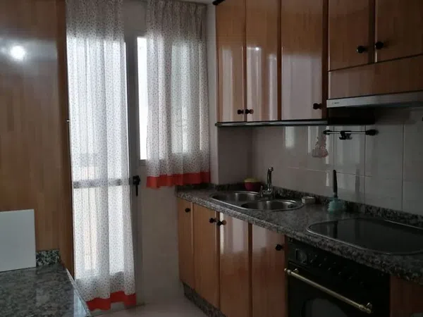Piso en Calle Pintor Arbasia, 6, Valdeolleros - Zumbacón - Camping - Foto 8