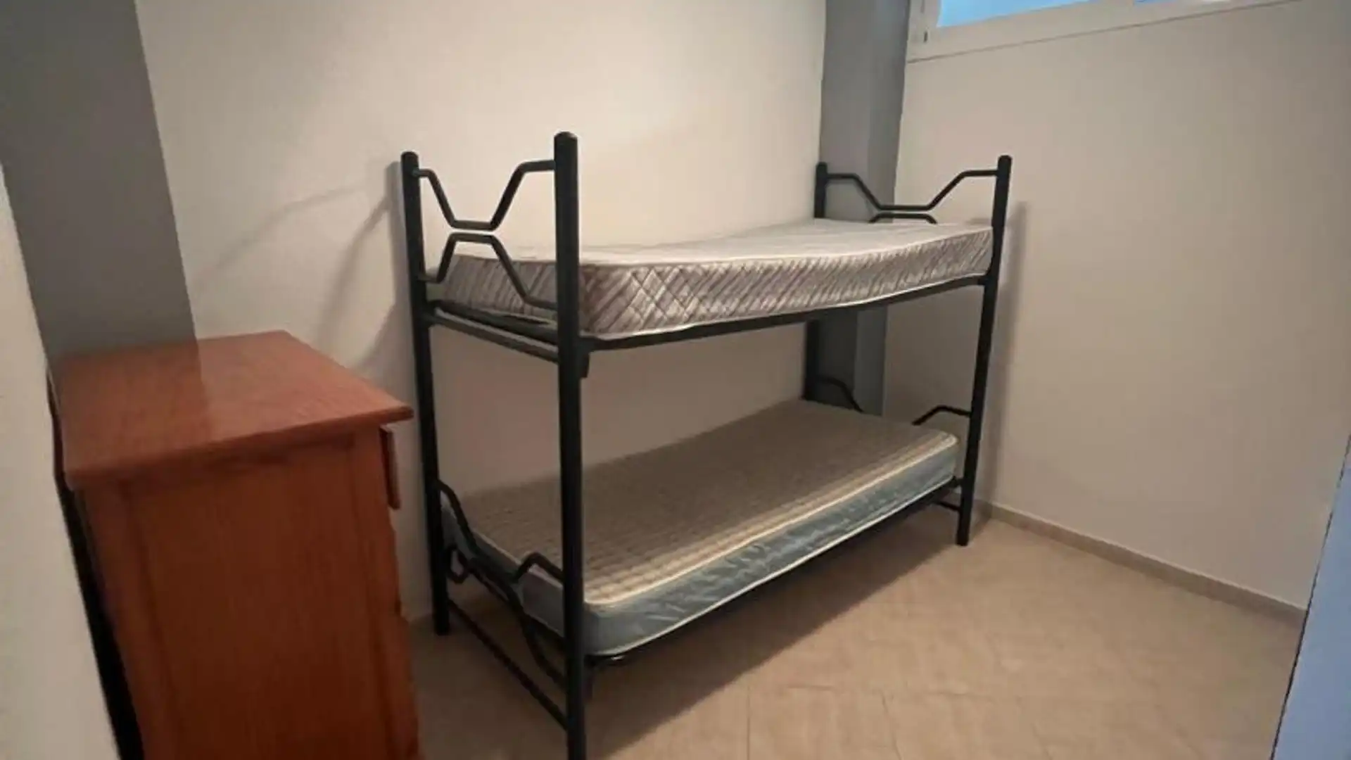 Piso en  Avenida de los Lirios Local - Foto 4