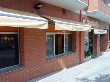 Local comercial en  Carrer Ramon i Cajal 7 - Foto 1