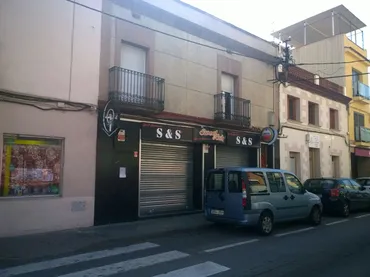 Casa adosada en  Carrer de Nemesi Valls 32 - Foto 2
