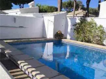 Casa adosada en urbanización la Barrosa - Foto 2