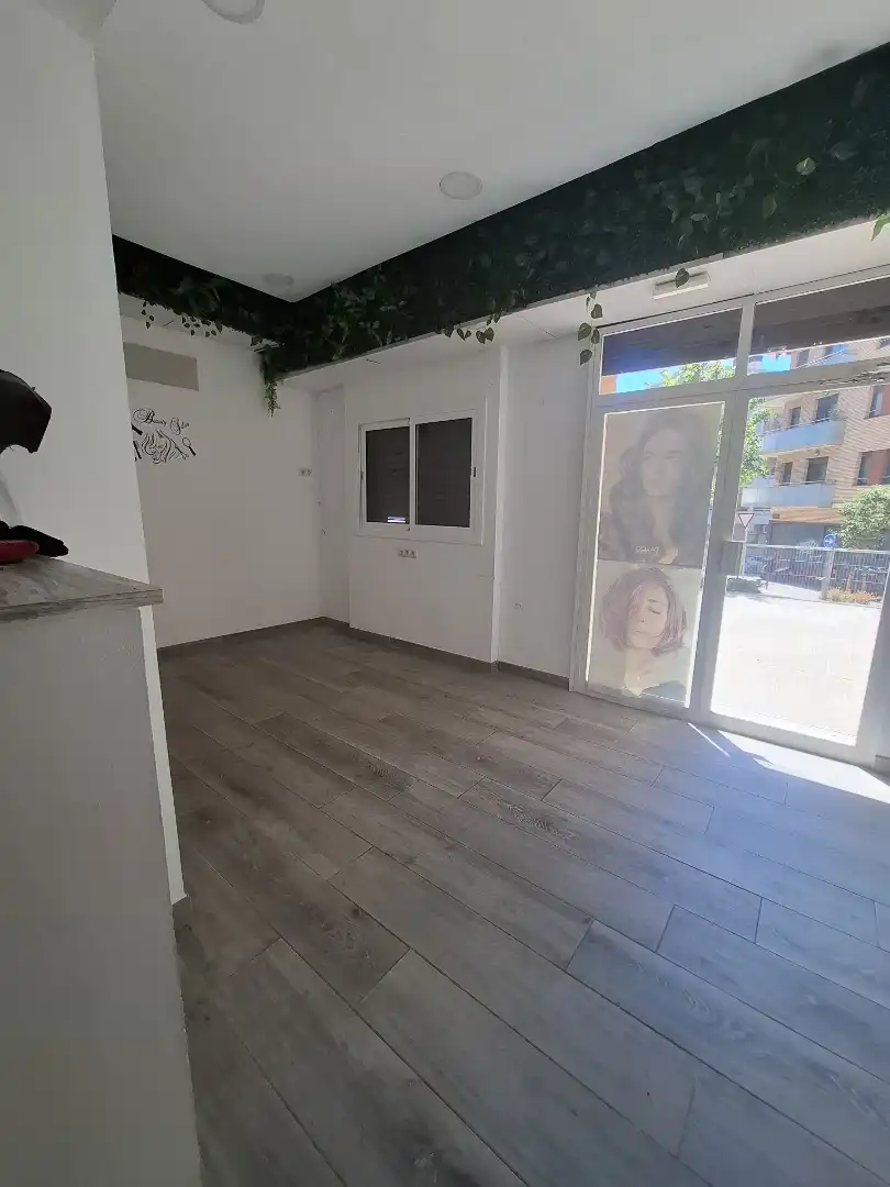 Local comercial en  Carrer del Doctor Robert 166 - Foto 5