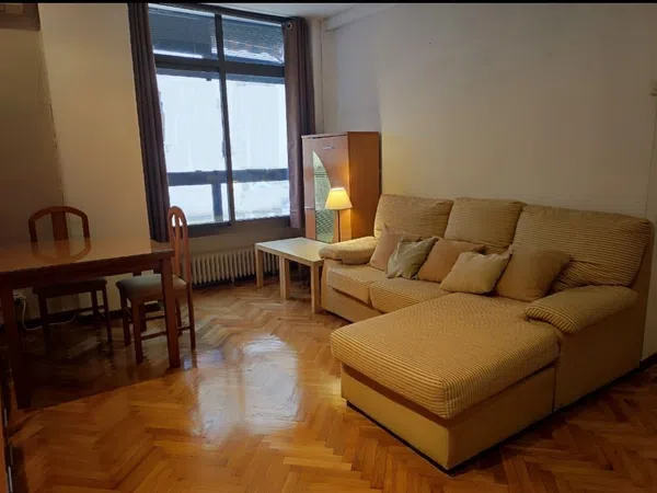 Piso en plaza parroquia, 1