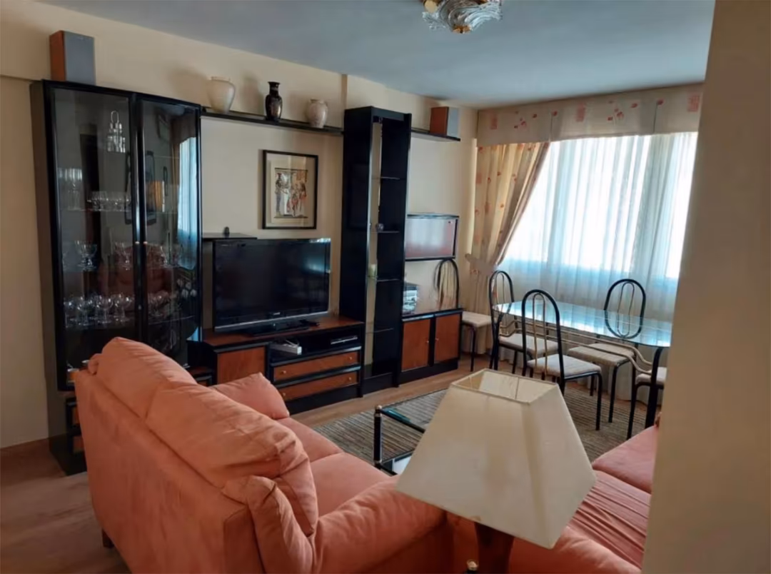 Piso en  Avenida Pablo Picasso 25