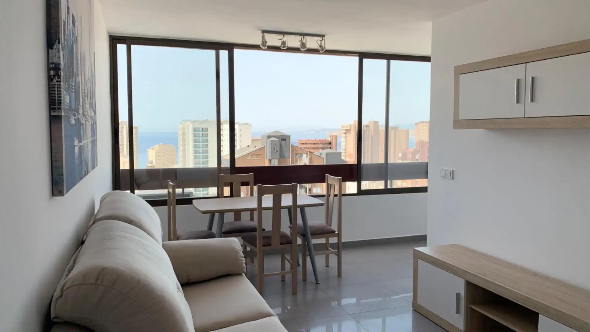 Piso en  Calle de Bruselas 9 - Foto 1