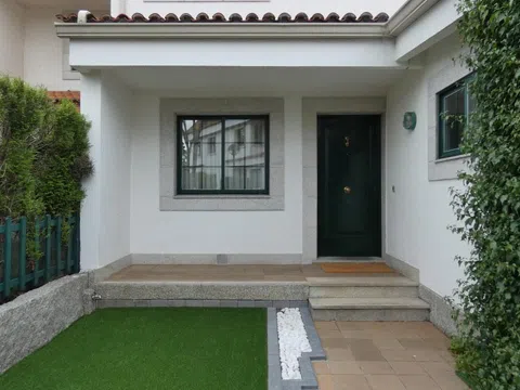 Chalet adosado en calle Río Xallas, 26