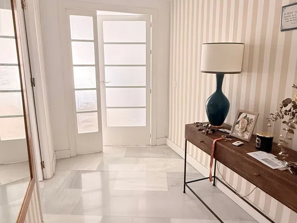 Piso en avenida Manuel Siurot, 3