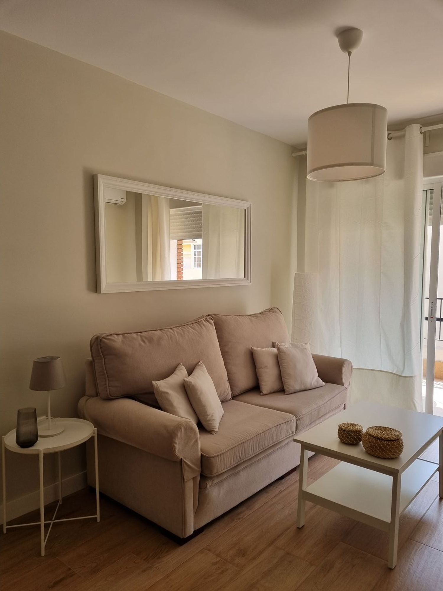 Piso en calle Castillo de Alcala de Guadaira, 16 - Foto 1