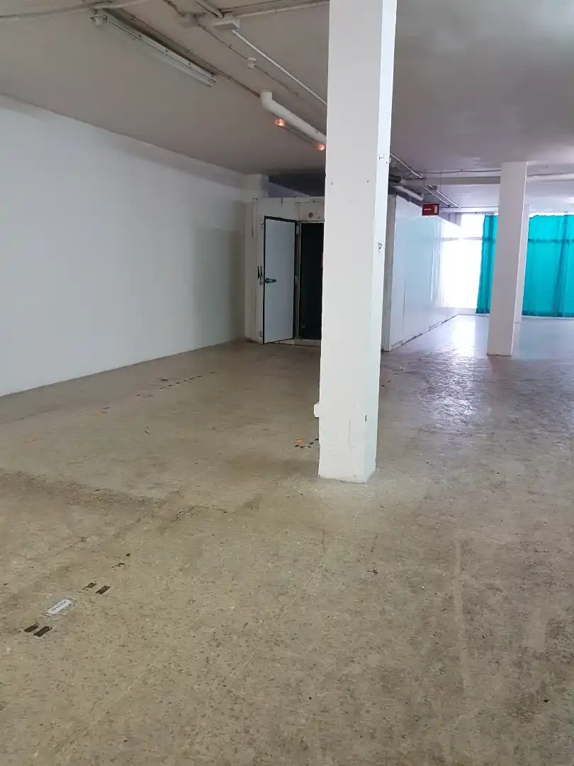 Local comercial en Sant Boi de Llobregat - Foto 2