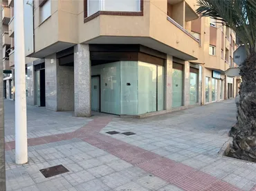 Local comercial en  Avinguda Sant Francesc 18 - Foto 2