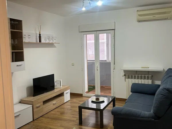 Piso en calle de Ochagavia, 10