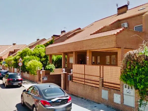 Chalet pareado en calle Roncesvalles, 12
