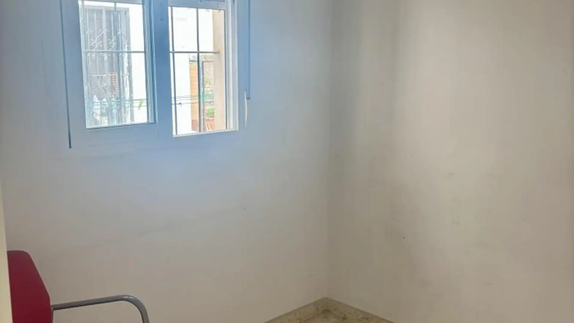 Planta baja en  Calle Lucía Van Dulken 30 - Foto 2