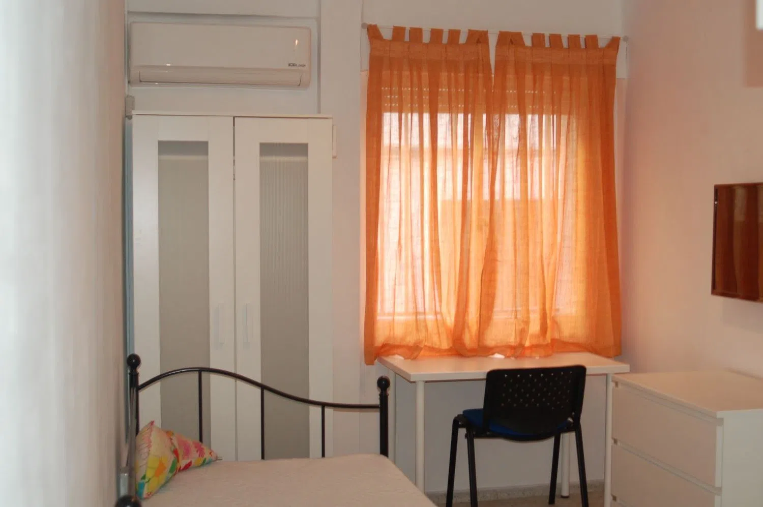 Estudio en calle Peral, 24 - Foto 1