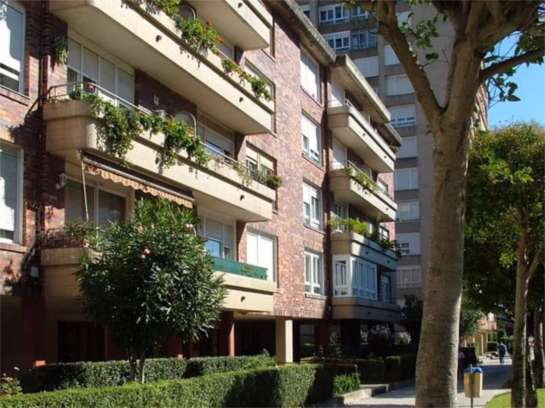 Piso en  Avenida Herrera Oria 20D - Foto 2