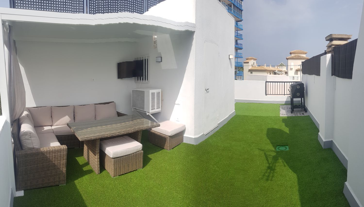 Chalet adosado en calle Jacinto Benavente, 11 - Foto 1