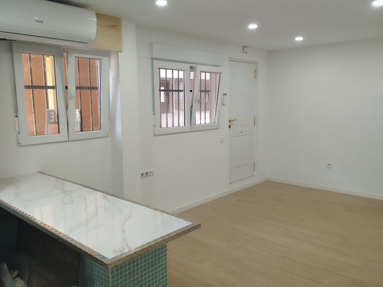 Piso en avenida mare de deu del port, 403 - Foto 3