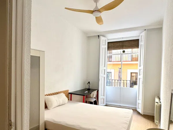 Piso en calle del Mesón de Paredes, 10 - Foto 3