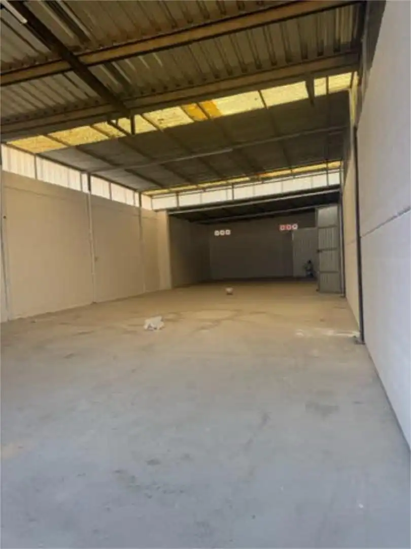 Nave Industrial en Zona la alberquilla, venta la moren - Foto 4