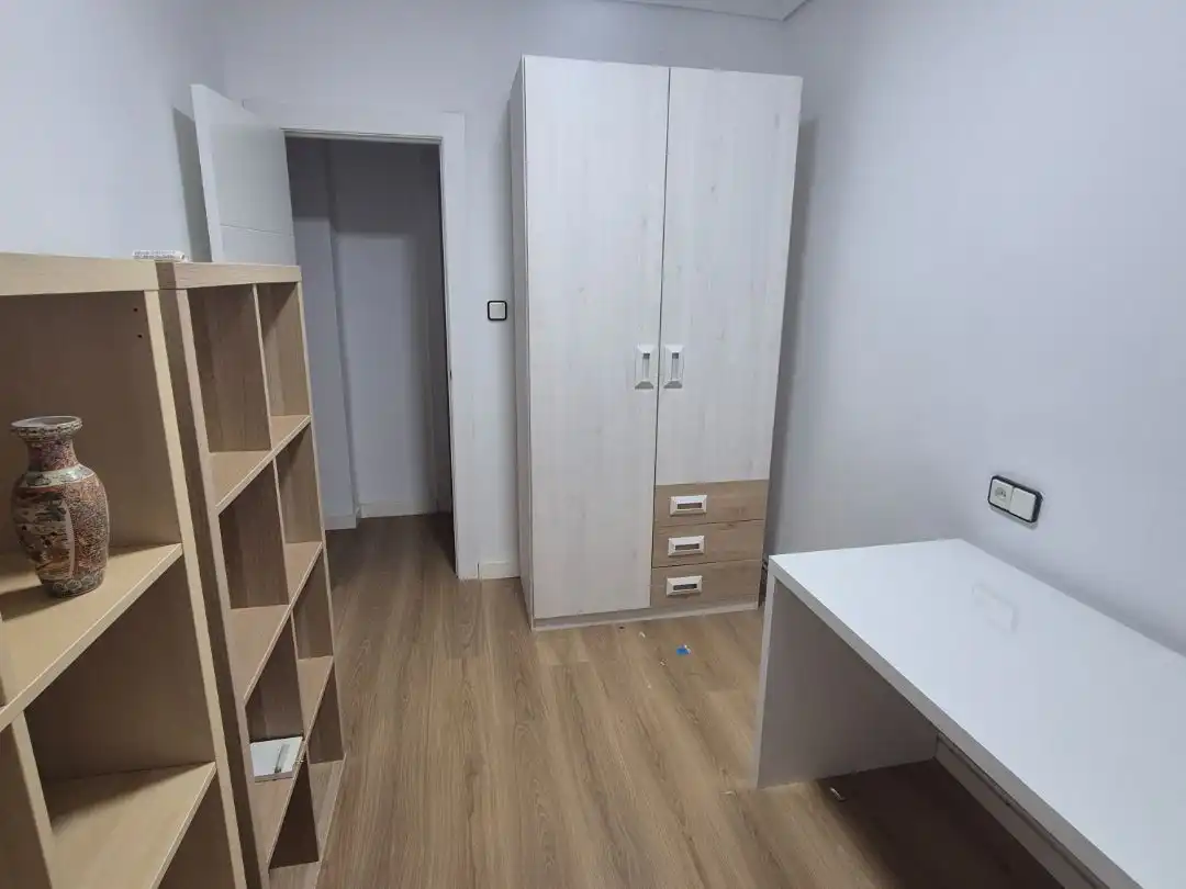 Piso en  Carrer de José María Haro 4 - Foto 17