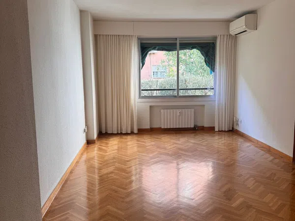 Piso en calle de García Luna, 1