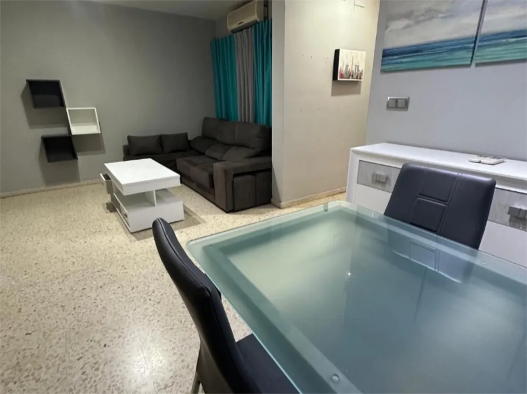 Piso en  Avenida de Medina Sidonia 7 - Foto 4