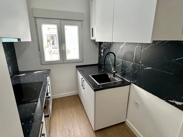 Piso en Reyes Católicos - Foto 3