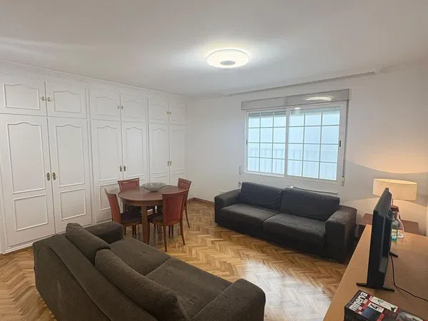 Piso en calle de Alberto Aguilera, 31