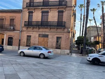 Casa adosada en  Plaça del Poble 6 - Foto 1