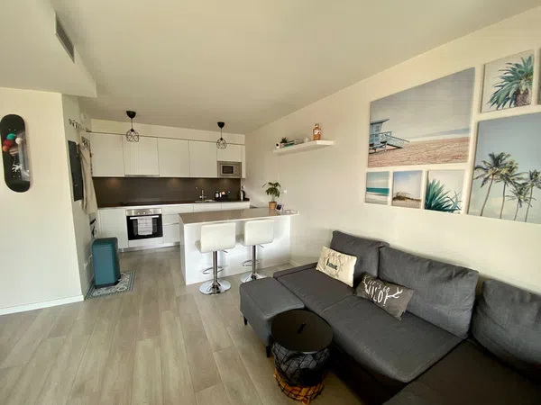 Piso en calle de la Indústria, 310 - Foto 3