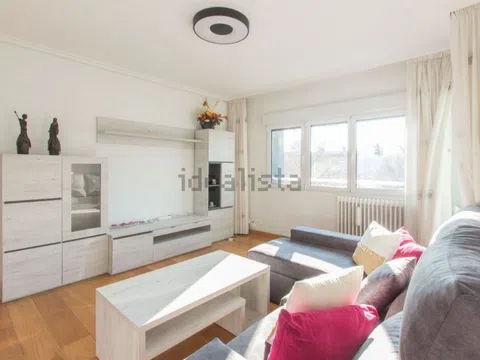 Piso en calle Urroz, 25