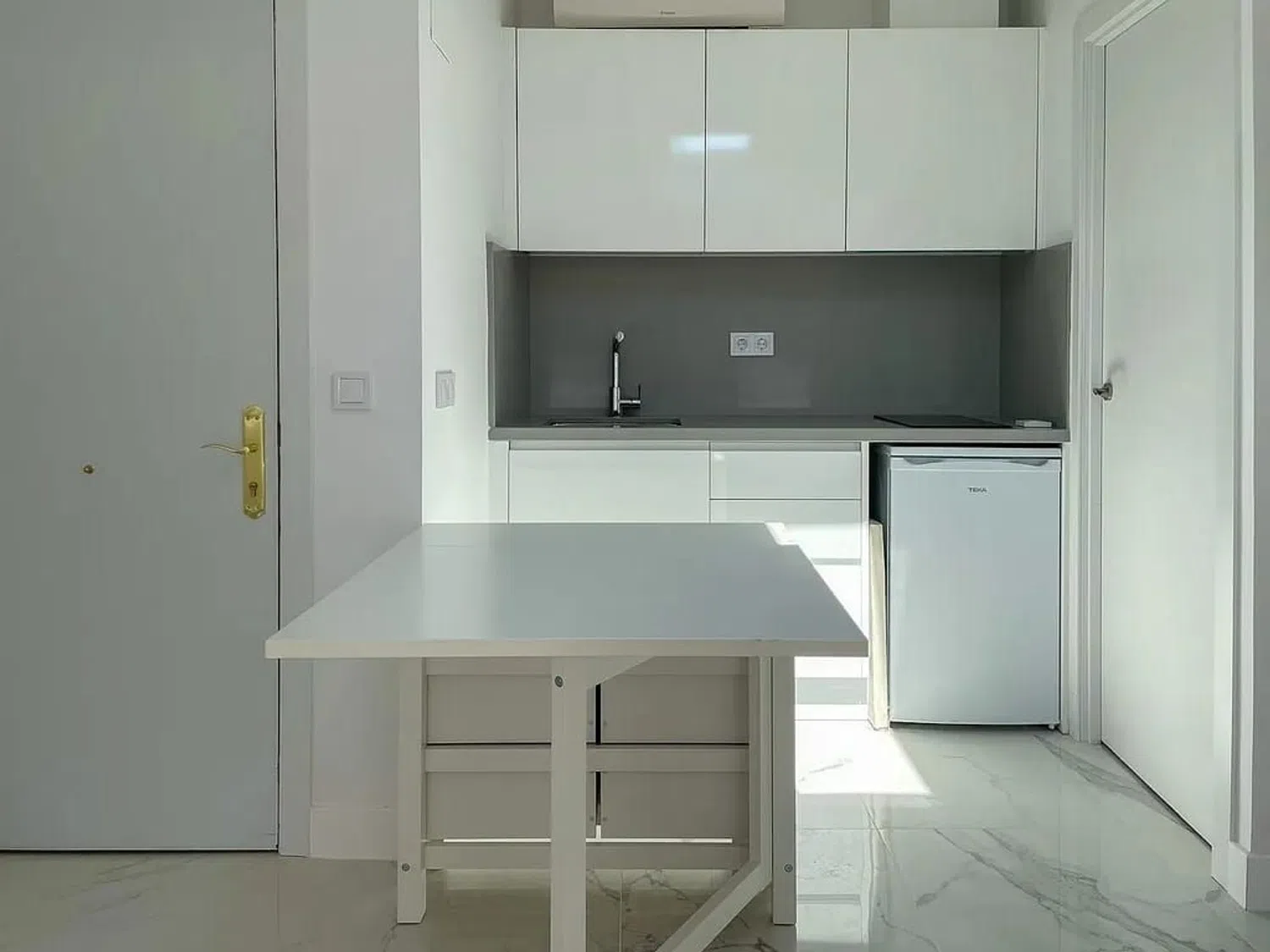 Estudio en calle Campoamor, 9 - Foto 3