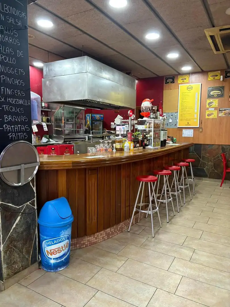 Local comercial en  Carrer de Cervantes 183 - Foto 2
