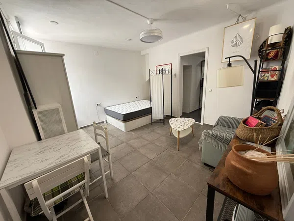 Estudio en Calle de la Mare de Déu de la Salut, La Salut - Foto 1