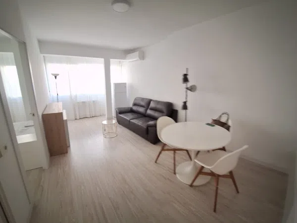 Piso en calle de Coslada, 3