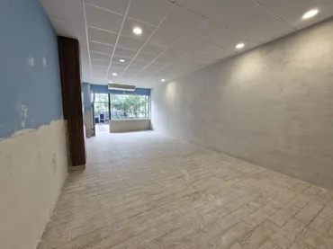 Local comercial en  Calle Cartaya 6 - Foto 1
