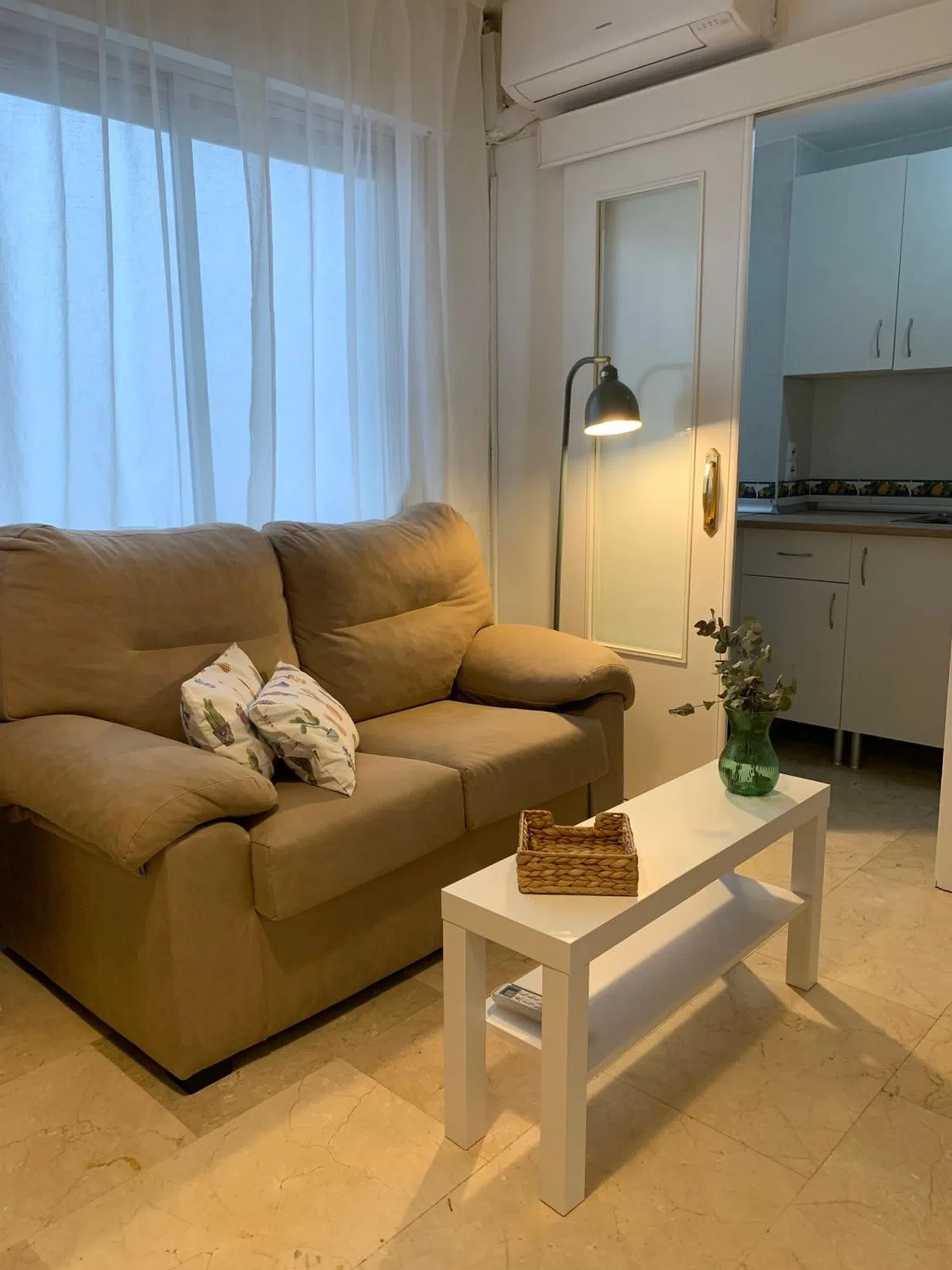 Piso en calle Villa de Rota, 5 - Foto 2