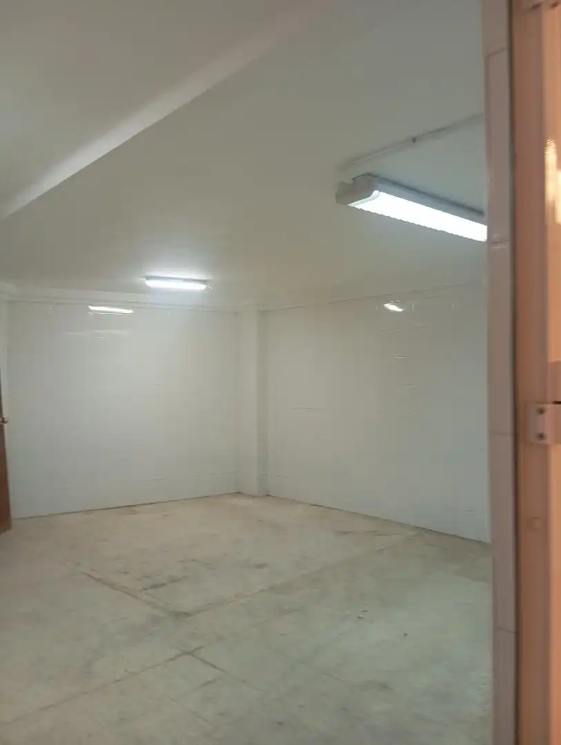 Local comercial en  Calle Alfonso XI 45 - Foto 4