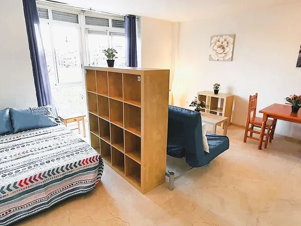 Estudio en calle de Palos de la Frontera, 23