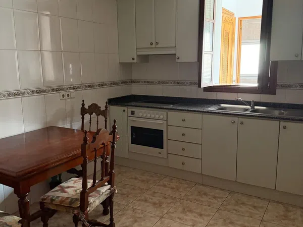 Piso en calle de la Reina Maria Cristina, 24 - Foto 2