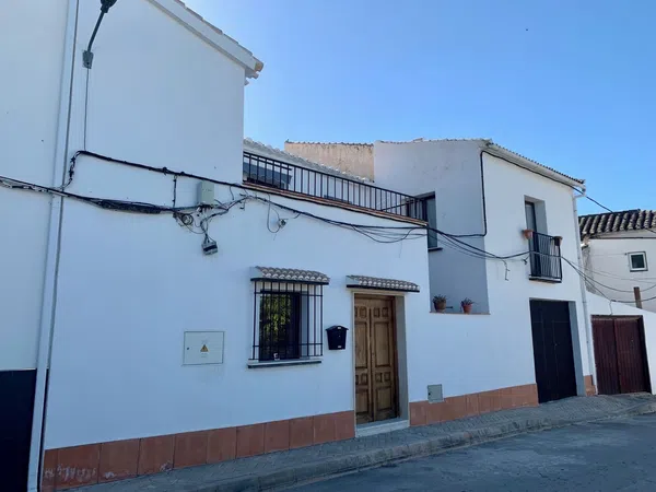 Chalet adosado en Calle Principal, 5 - Foto 1