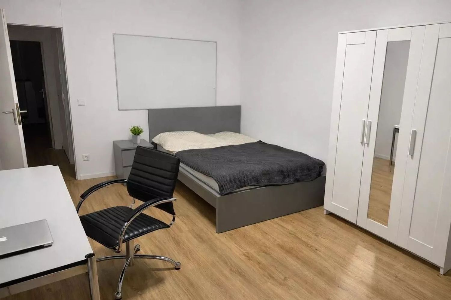 Piso en calle de Saridakis, 22