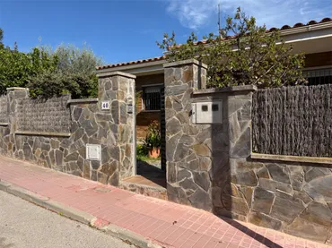 Chalet en  Avinguda Sardana l'Empordà 21 - Foto 2