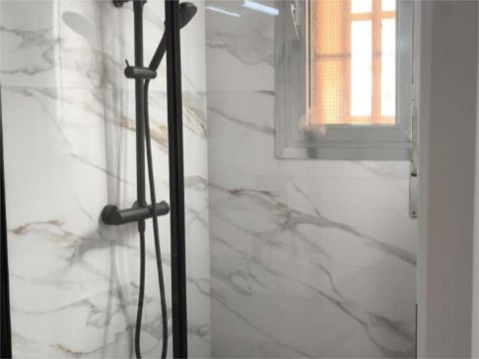 Piso en  Calle de Eugenia de Montijo 80 - Foto 9