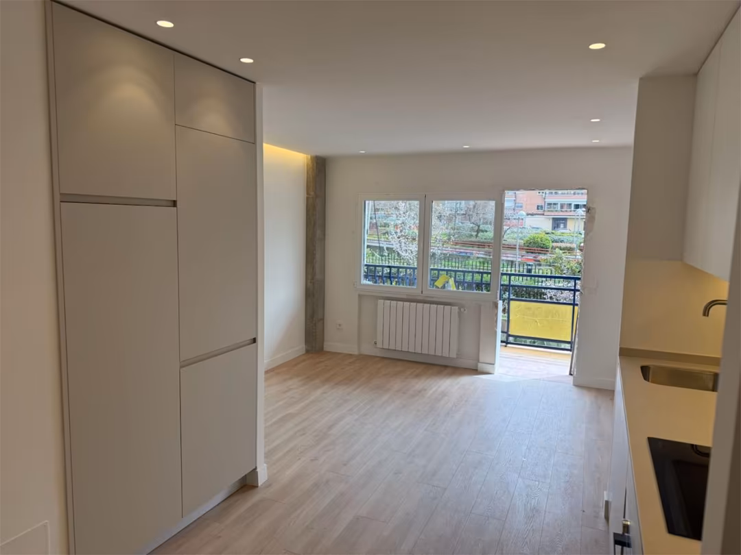 Piso en  Calle de Ascao 60