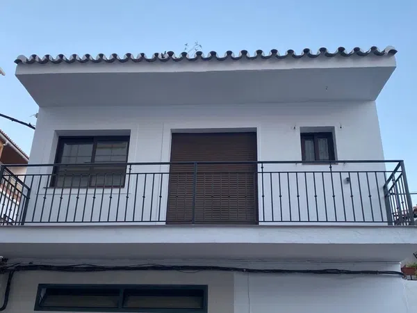 Casa independiente en calle Edelmira Castillo, 31